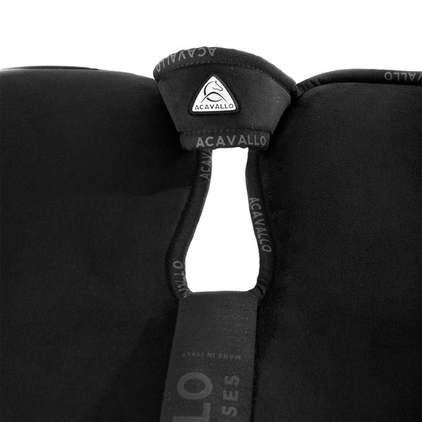 AC833